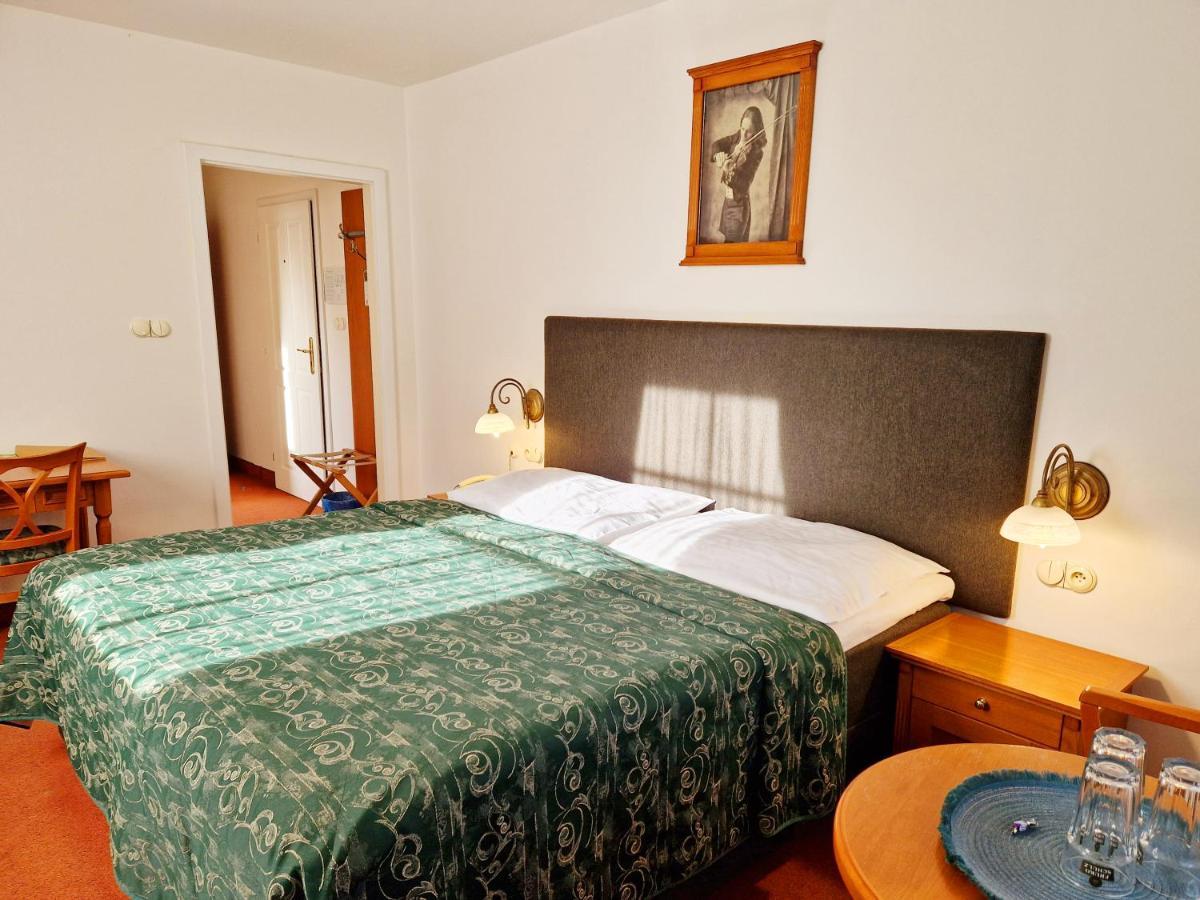Romantik Hotel Eleonora Tábor Exterior foto
